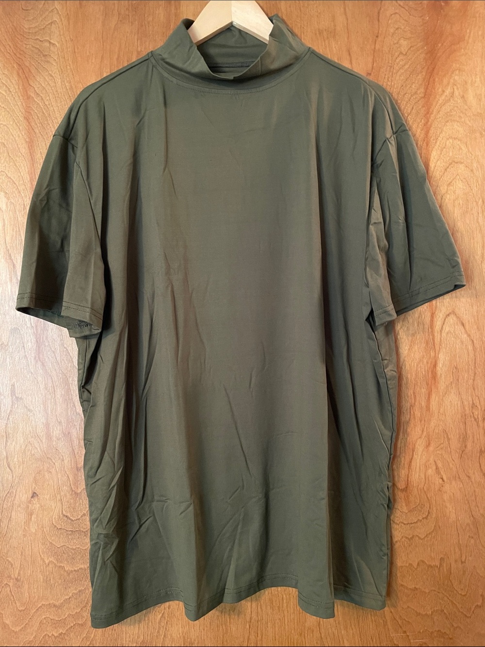 Men's Olive Green Short-Sleeve Mock Neck Shirt, XL